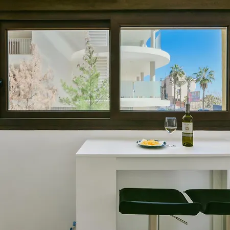 A 50 M De La Playa Apartament