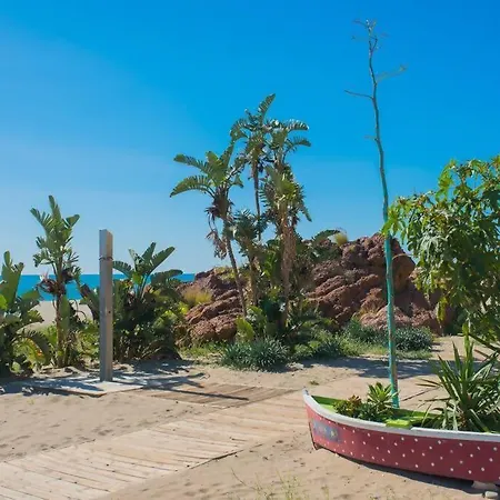 A 50 M De La Playa Apartament *