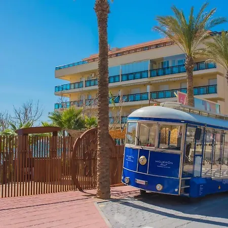 A 50 M De La Playa Apartament